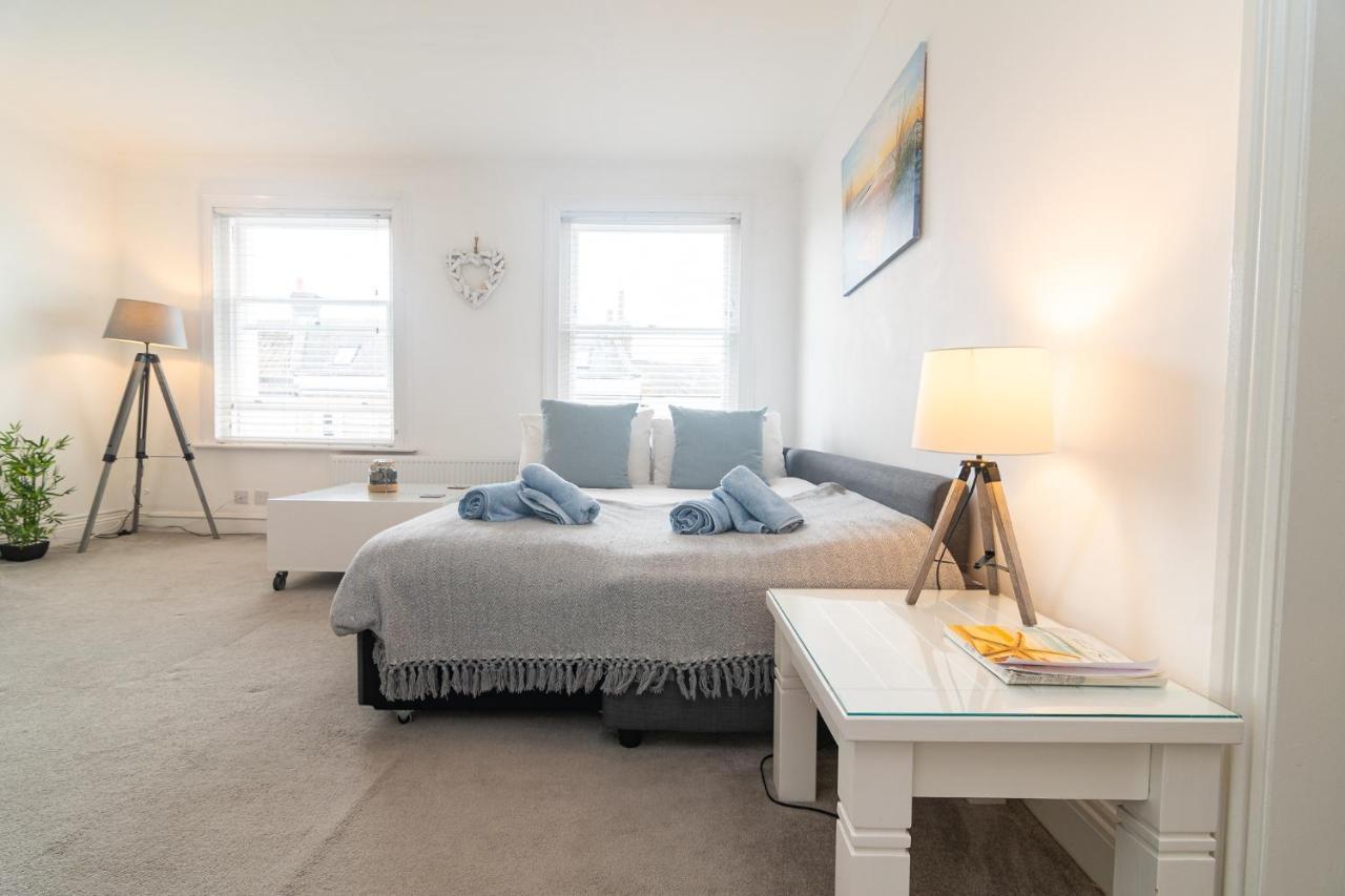 Light And Airy 1 Bedroom Flat 700M From The Beach Bournemouth Kültér fotó