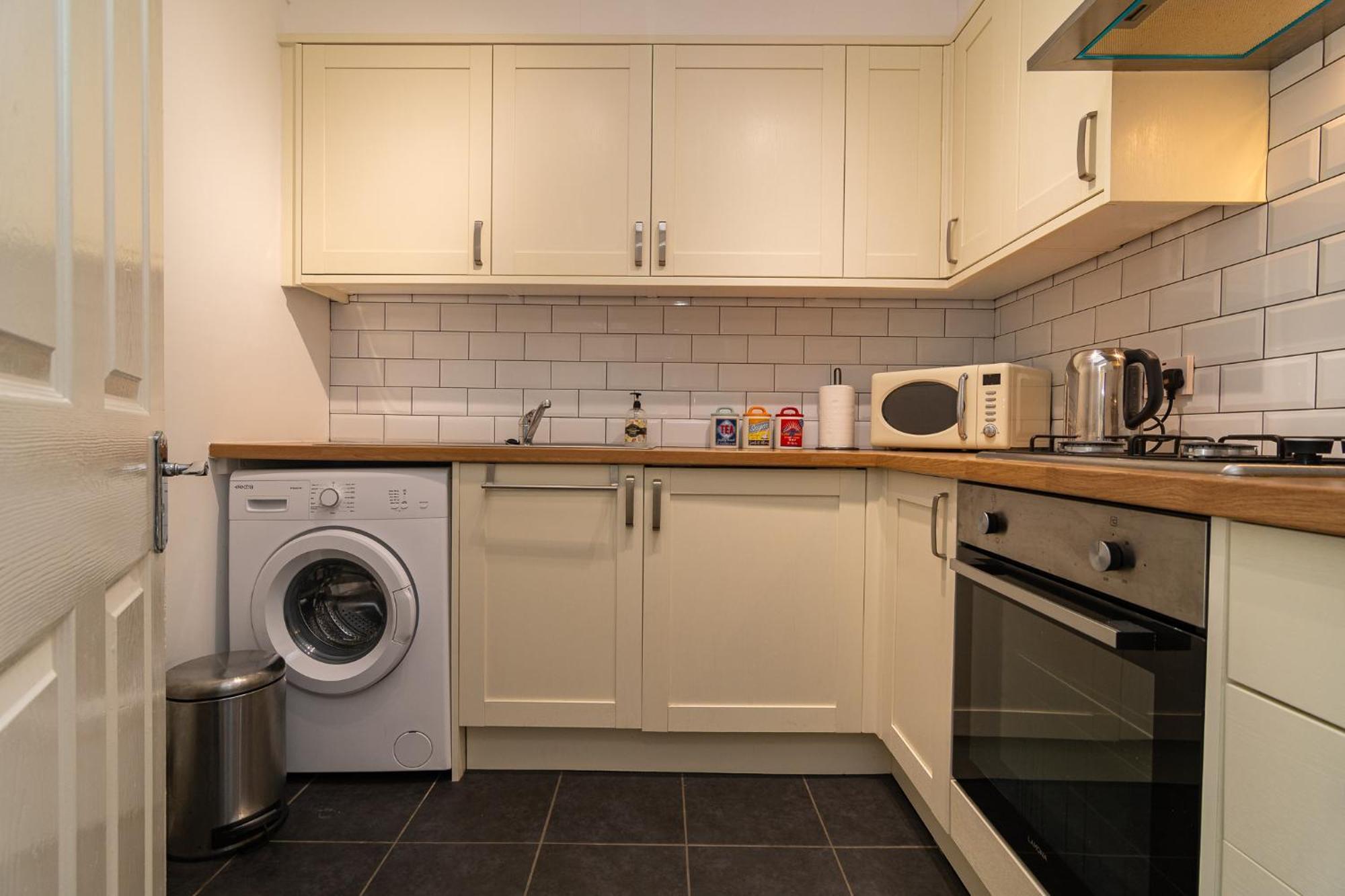 Light And Airy 1 Bedroom Flat 700M From The Beach Bournemouth Kültér fotó